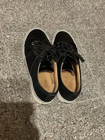 BALLY 블랙 스니커즈