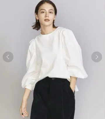 유나이티드 애로우즈 코튼 브로드 턱 슬리브 티셔츠 화이트
