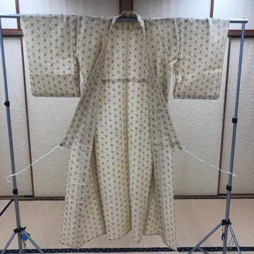 [ 기모노 ] 순수 실크 홑겹 코몬 츠무기 삼잎 문양 아이보리 먹색