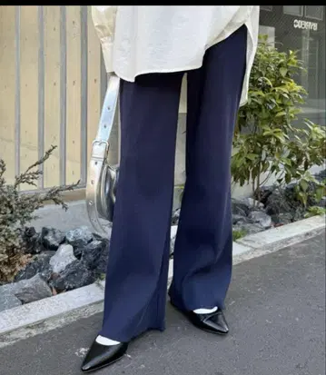 [미개봉 새상품] 마이너스 3kg 효과 슬림핏 리브 팬츠 네이비