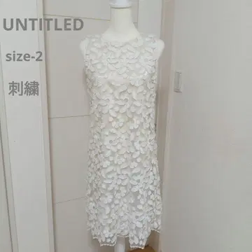새상품급 UNTITLED 화이트 꽃무늬 자수 슬리브리스 드레스