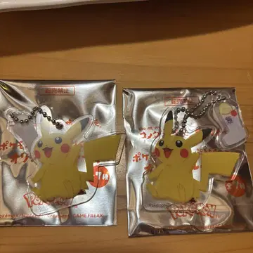 코메다 커피 피카츄 키링 2점