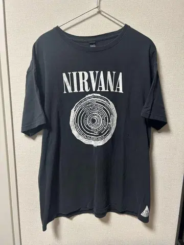 NIRVANA 03년 제작 thrifty look 티셔츠 L 구제 의류