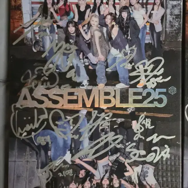 triples Assemble25 <Kkaeo> Signed Album on Bunjang Global Site.