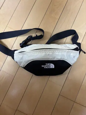 THE NORTH FACE 바디백 베이지/블랙