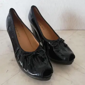 새상품급!! 츠모리치사토 워크 천연 가죽 펌프스 23.5cm
