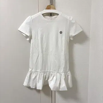 보더스 앳 발코니 프릴 헴 티셔츠