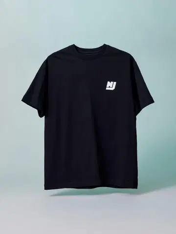 NewJeans 블랙 T셔츠 M 사이즈