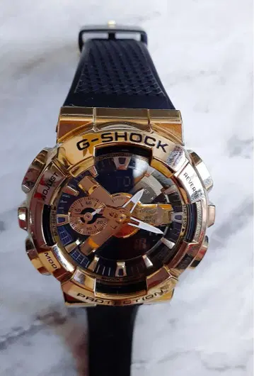 G-SHOCK 골드 블랙 아날로그/디지털