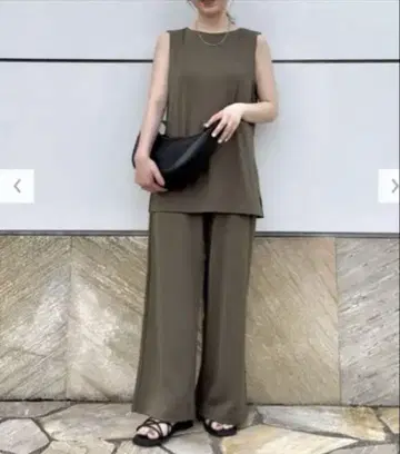 UNIQLO 크레이프 저지 올리브 슬리브리스 셋업