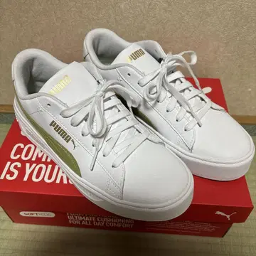 PUMA 화이트/그린 스니커즈 25.5cm