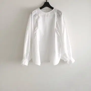 Mila Owen 미라 오웬 개더 슬리브 디자인 블라우스 사이즈 1