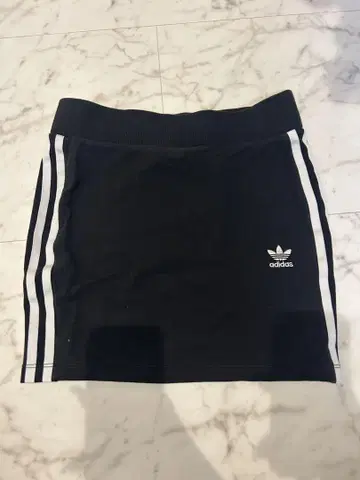 adidas 블랙 스트라이프 타이트 스커트 S