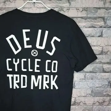 [ 새상품급! ] DEUS 데우스 엑스 마키나 백 프린트 티셔츠 블랙 S