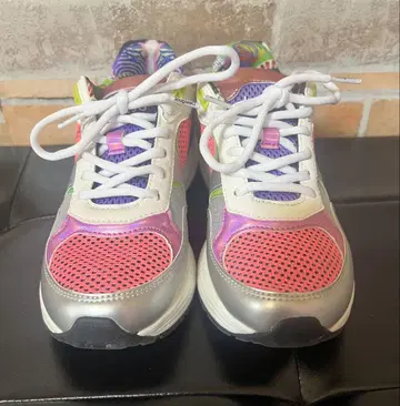 데시구알 M. Christian Lacroix 네온 컬러 스니커즈