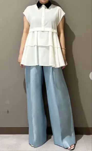 어도어 드라이 터치 조젯 블라우스 미사용 새상품 택 포함