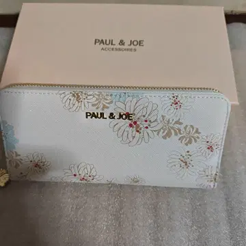PAUL & JOE 꽃무늬 접이식 지갑