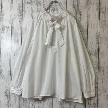 컨디션 최상 그린 라벨 릴랙싱 블라우스 보우타이 화이트 긴팔