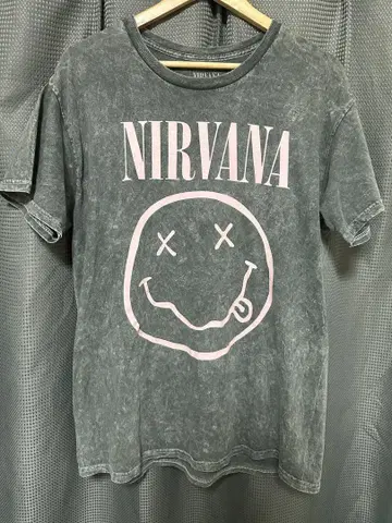 닐바나 NIRVANA 티셔츠 흑먹색 핑크 L 사이즈