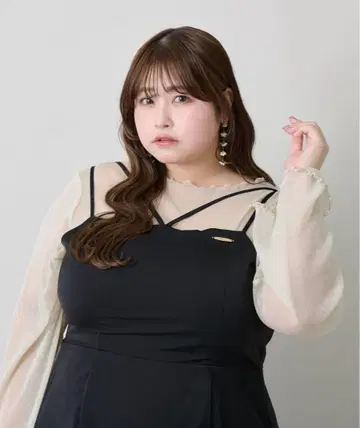 Louiosy 플레이트 티어드 캐미 원피스