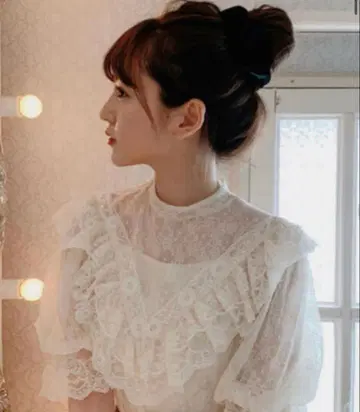 트리트 유어 셀프 antique lace tops