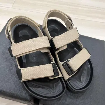 BIRKENSTOCK 샌들