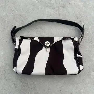 KATE SPADE 제브라 패턴 숄더백