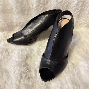 새상품급 MELIN 오픈토 가죽 하이힐 블랙 MADEINITALY