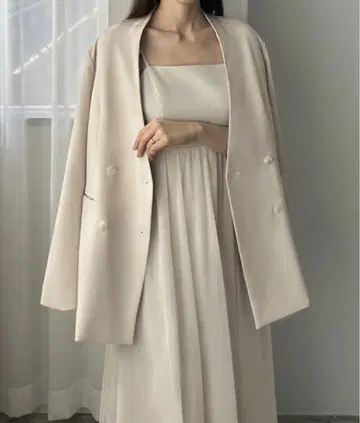 Louere 얇은 소재 노카라 더블 버튼 자켓 아이보리