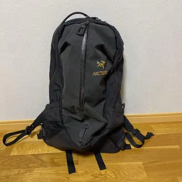 ARC'TERYX 애로우 22 백팩 블랙