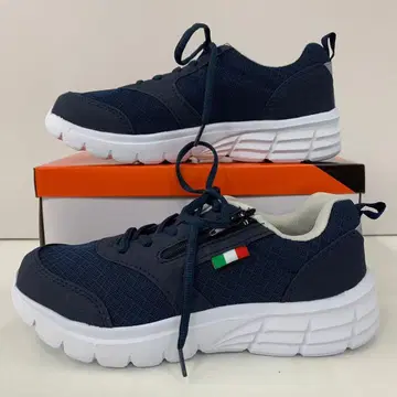 새상품 남성용 25.5cm 트리콜로 끈 척 스니커즈 네이비 컬러 2161