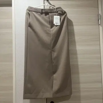 베이지 타이트 스커트 앞뒤 포켓 부착