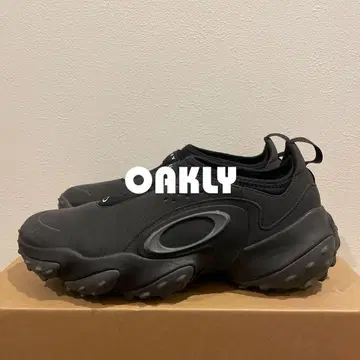 Oakley 오클리 블랙 스니커즈 27