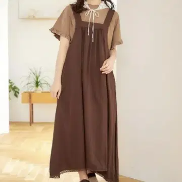 샹블 머쉬룸 밑단 레이스 점퍼 스커트