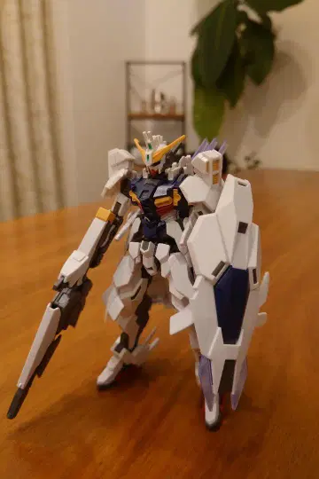 건담 지리우스 HG 1/144 건담 프라모델