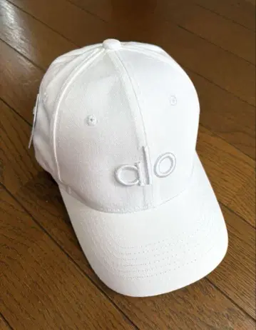 새상품 alo yoga 애로우 요가 로고 자수 캡 화이트