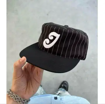 2idiots label pillbox cap 6crayon