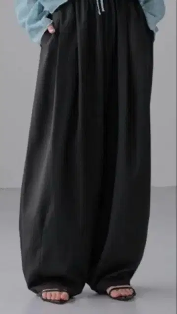 로리즈팜 이지 와이드 코쿤 팬츠 L
