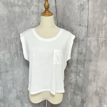 GRL 포켓 부착 심플 무지 얇은 소재 슬리브리스 티셔츠 예쁜