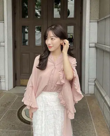 COCODEAL 프릴 블라우스 한정 컬러