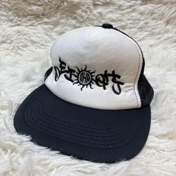 oeight 오에이트 메쉬 캡 블랙 화이트