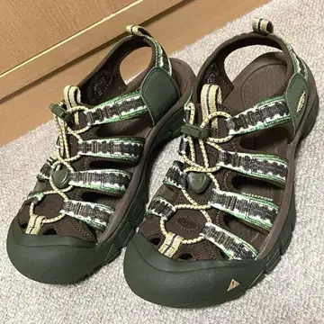 KEEN 킨 뉴포트 레트로 샌들 NEWPORT H2 23.5