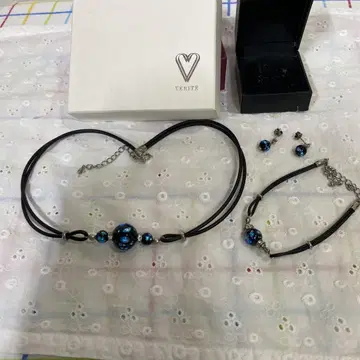 VERITE 주얼리 세트 파랑 블랙
