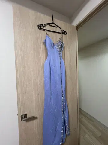 라이트 블루 슬릿 비쥬 롱 드레스