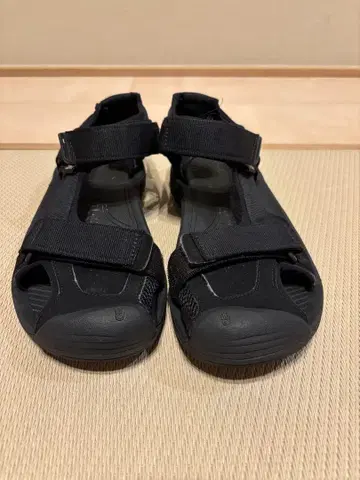 teva 샌들