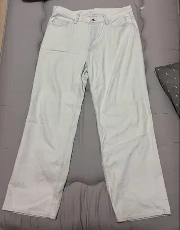 UNIQLO 화이트 스트레이트 데님 35 남성용