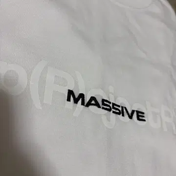 MASSIVE 티셔츠 화이트