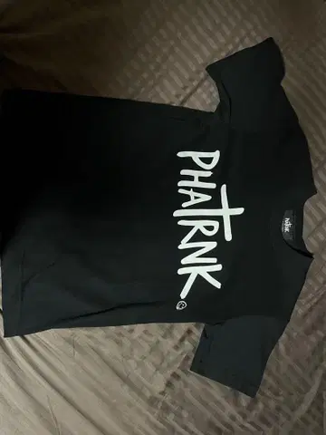 PHATRNK 블랙 티셔츠