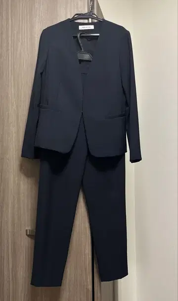 내추럴 뷰티 베이직 수트 M 네이비 새상품급