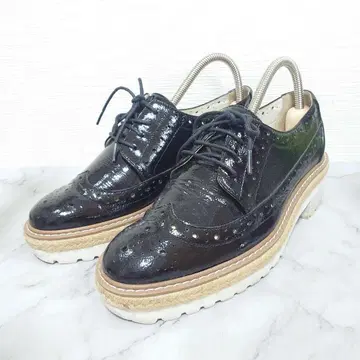 DIANA 블랙 에나멜 윙팁 통굽 레이스업 슈즈 22cm